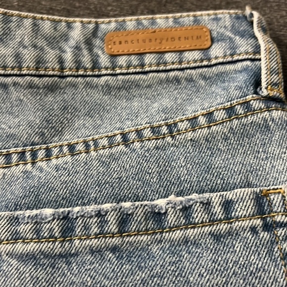 SANCTUARY Destructed Cut-Hem Denim Short Fade 26 - Picture 5 of 7